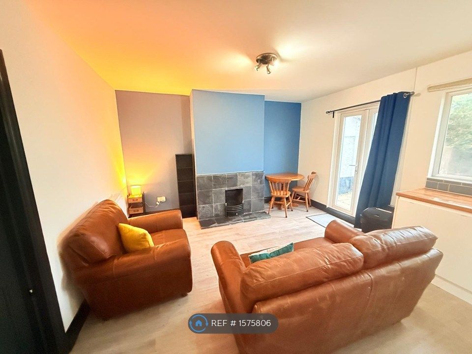 Property photo 1 of 32 Shared Lounge/Diner Area