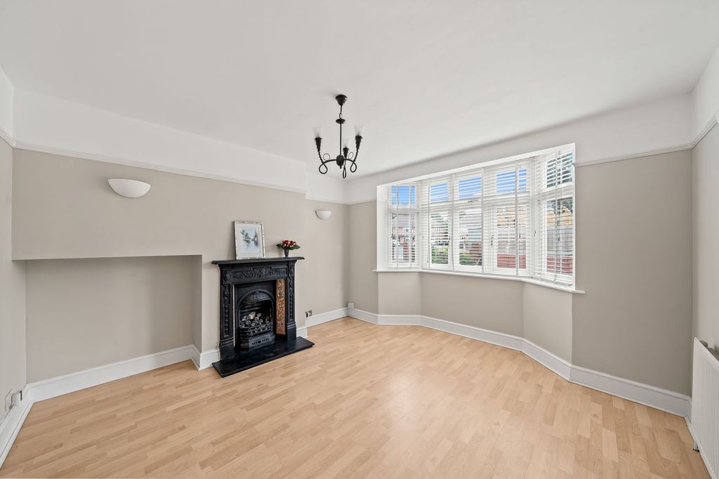 Property photo 2 of 24