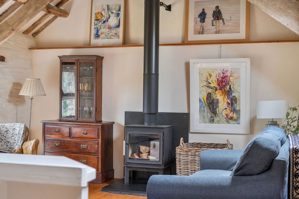 Property photo 3 of 23