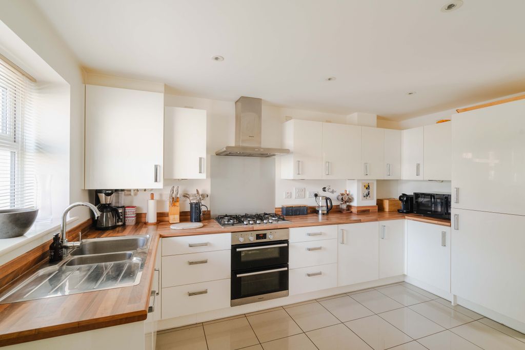 Property photo 3 of 21 12