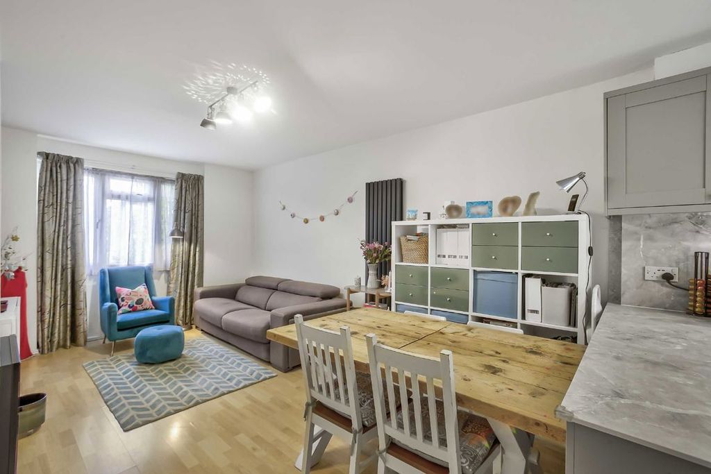 Property photo 2 of 6