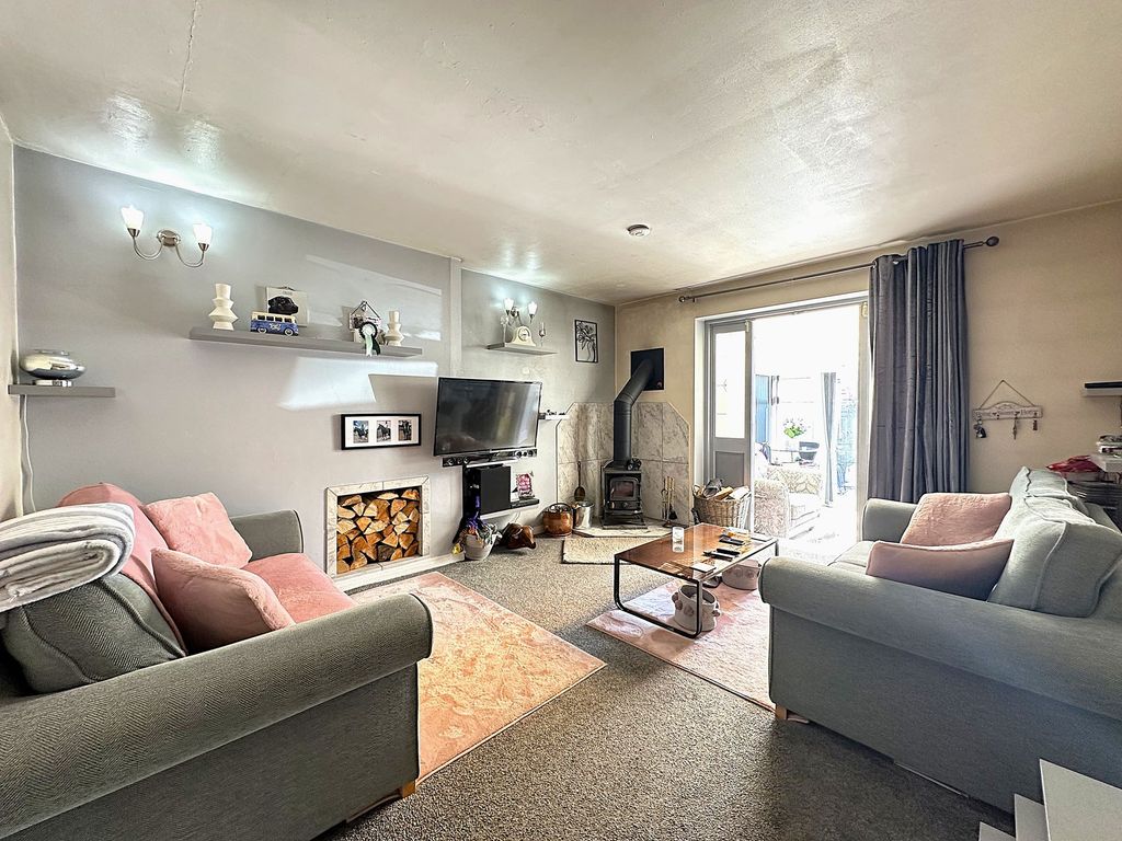 Property photo 2 of 19