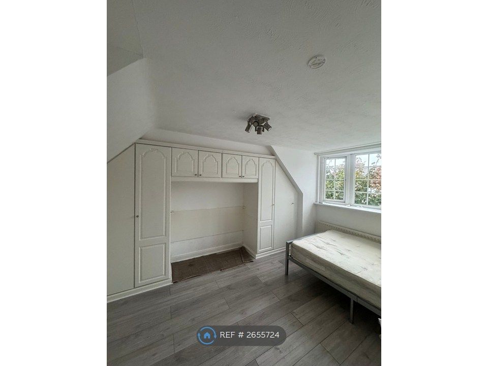 Property photo 3 of 8 Bedroom 2