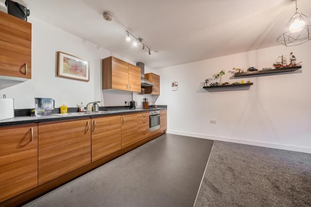 Property photo 3 of 16 Kitchen