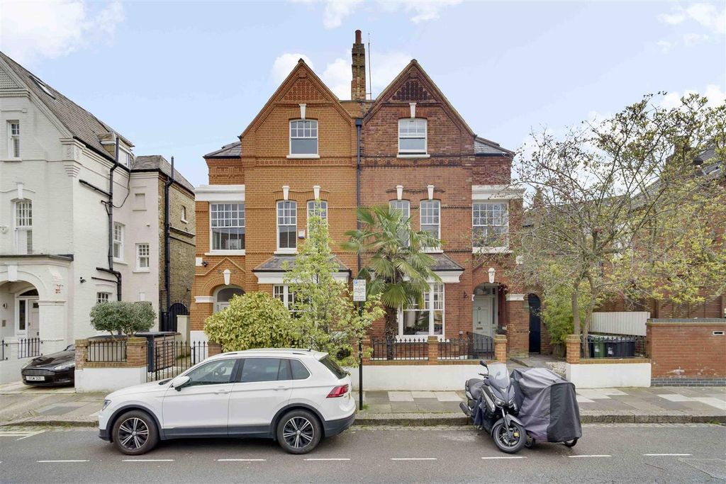 Property photo 3 of 23