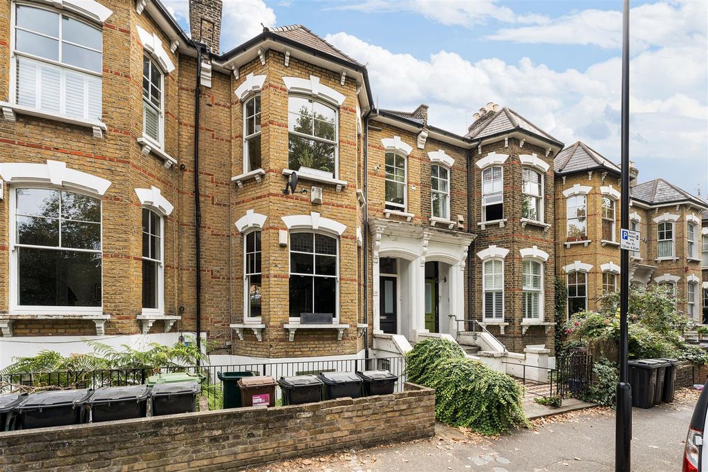 Property photo 1 of 14 Lower Clapton Road E5
