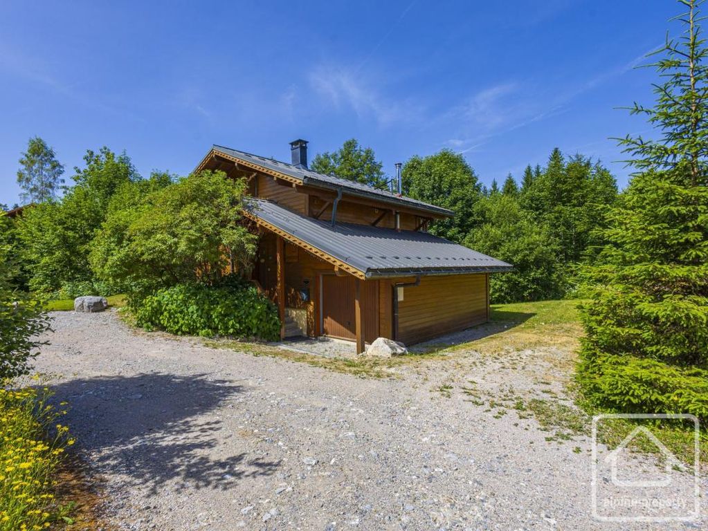 Property photo 3 of 36