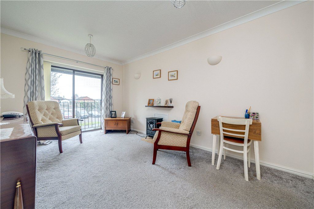 Property photo 2 of 10 Sitting Room