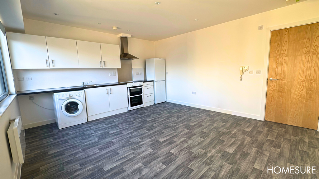 Property photo 3 of 10 Kitchen