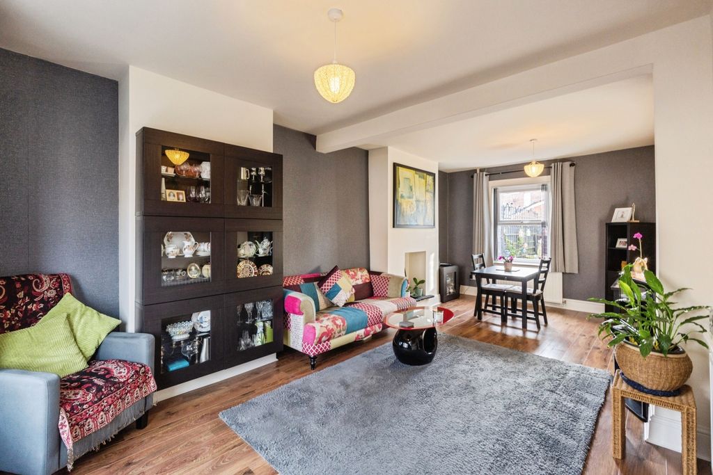 Property photo 2 of 19 Pbox-Img.Jpg