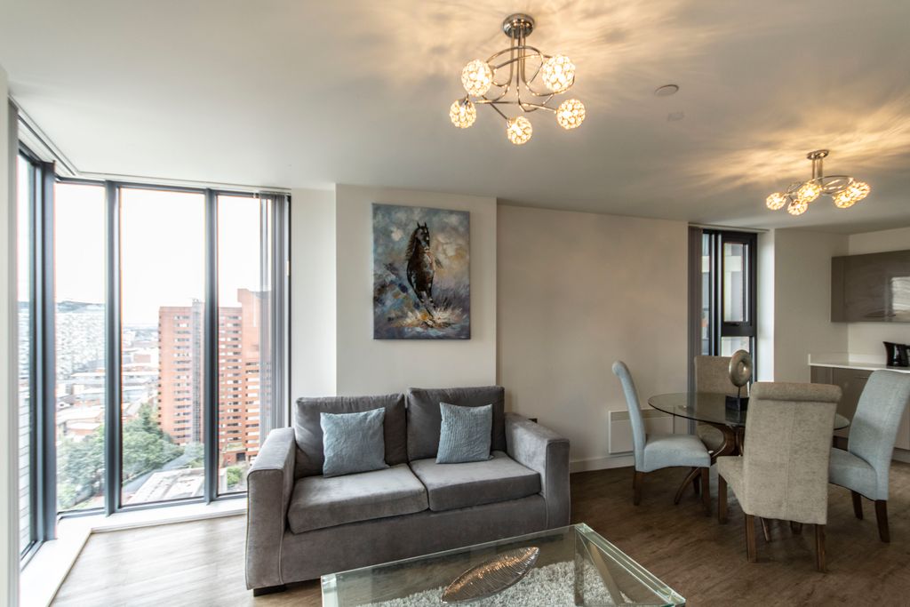 Property photo 3 of 11