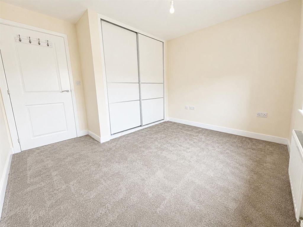 Property photo 2 of 6 Bedroom 1