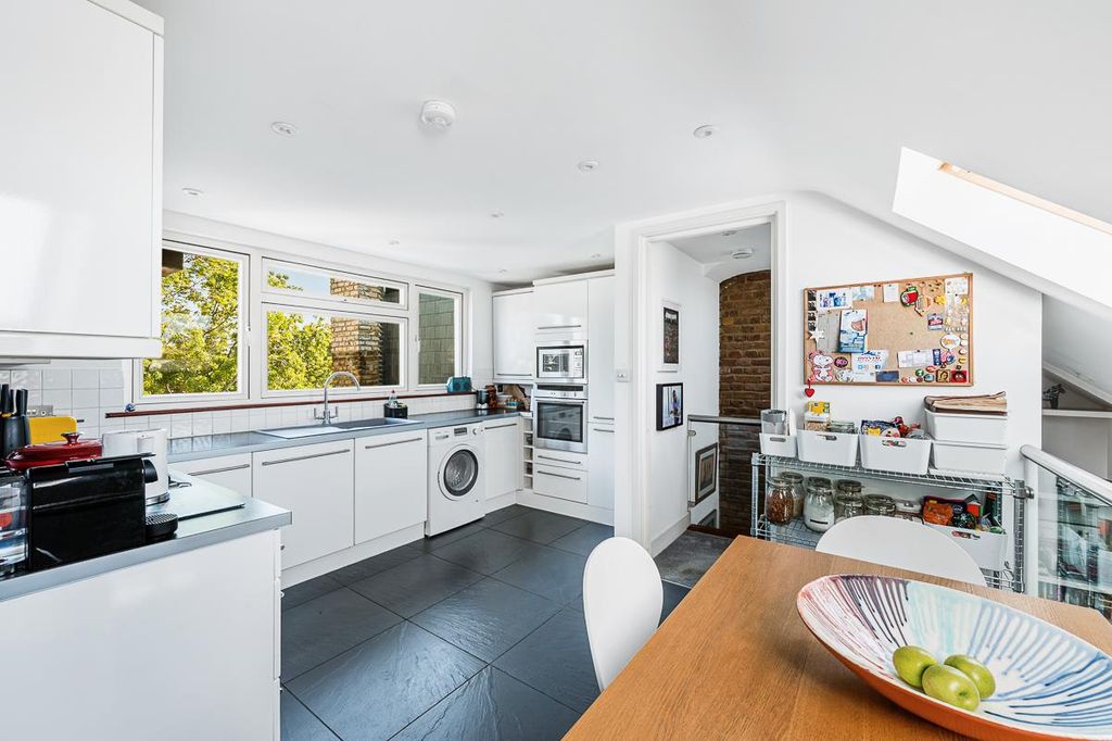 Property photo 2 of 11 61A Bollo Lane-6.Jpg