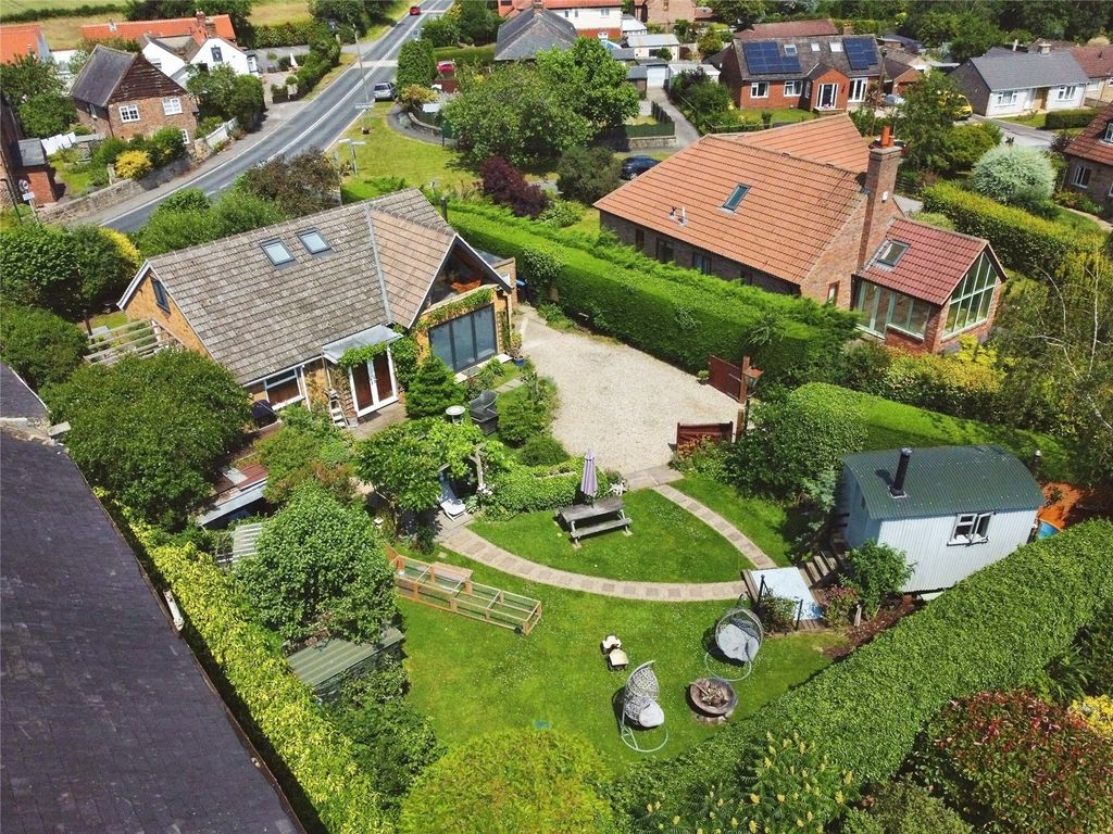 Property photo 1 of 35 Picture No. 29