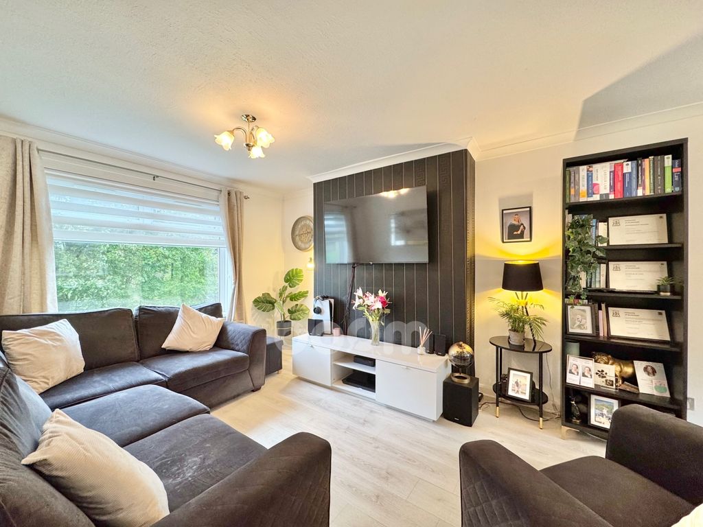 Property photo 2 of 20 Avils Place, Kilbirnie Lounge