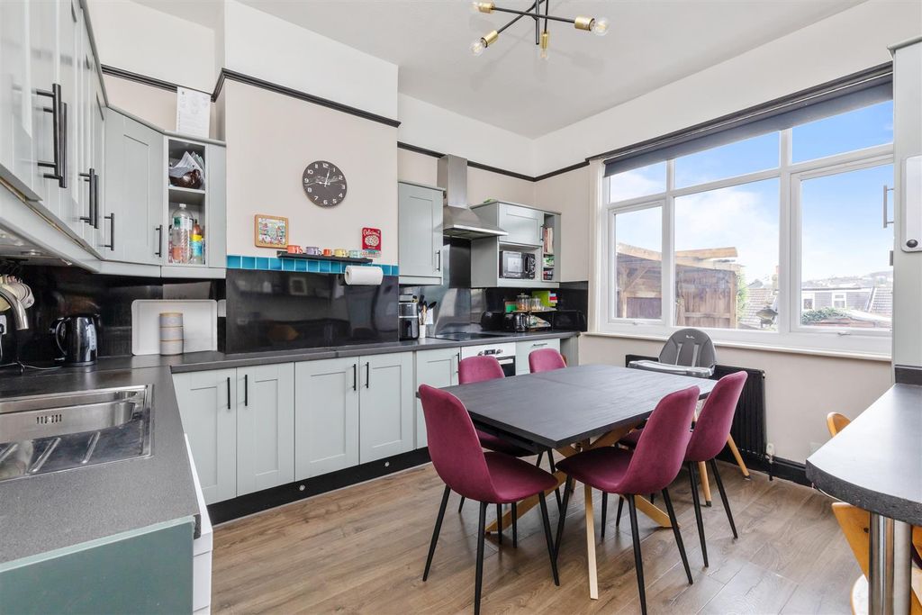 Property photo 1 of 10 Mafeking Road-2.Jpg