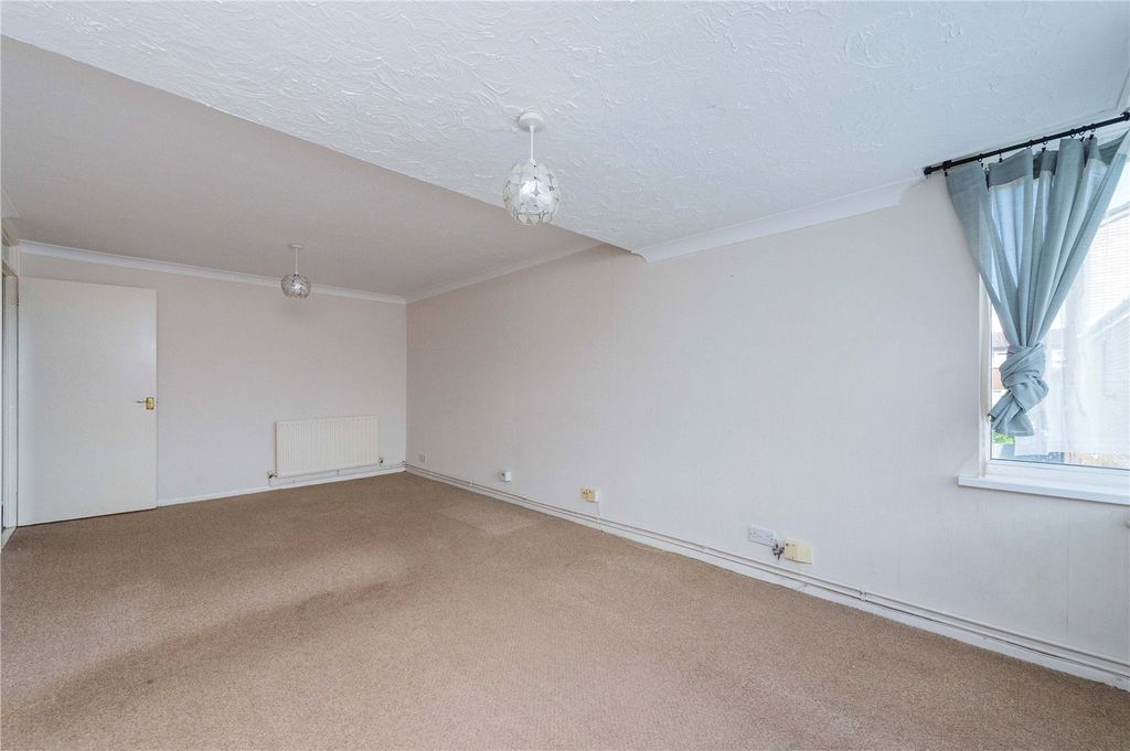 Property photo 3 of 21 Picture No. 33