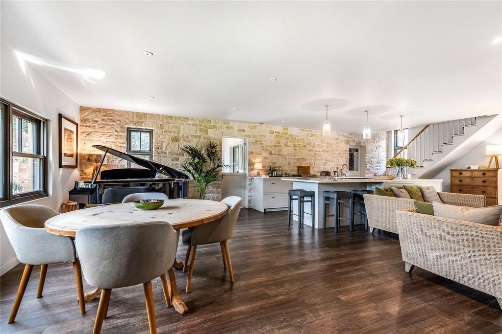 Property photo 2 of 28 Open Plan Kitchen