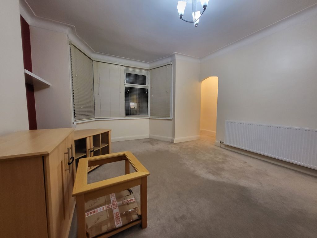 Property photo 2 of 11 Lounge 