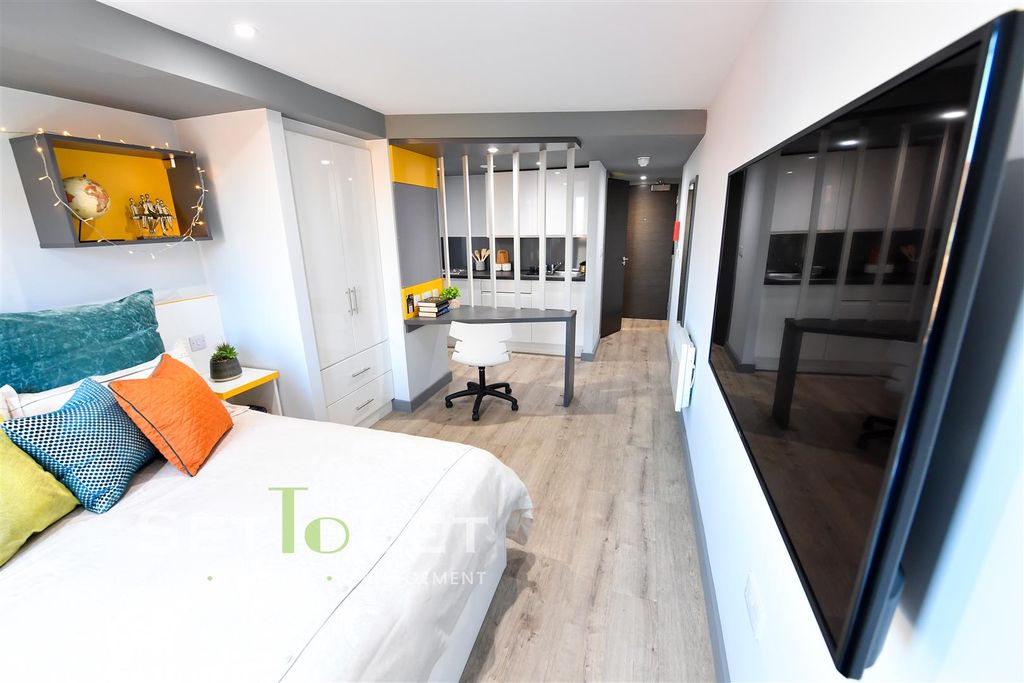 Property photo 1 of 12 Deluxe.Premium Studio 6.Jpg