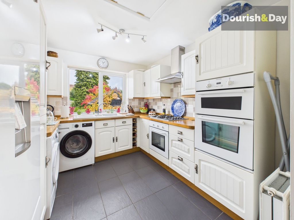 Property photo 3 of 23