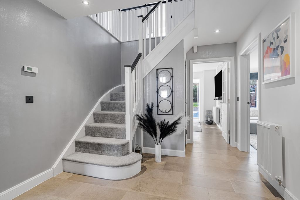 Property photo 2 of 36