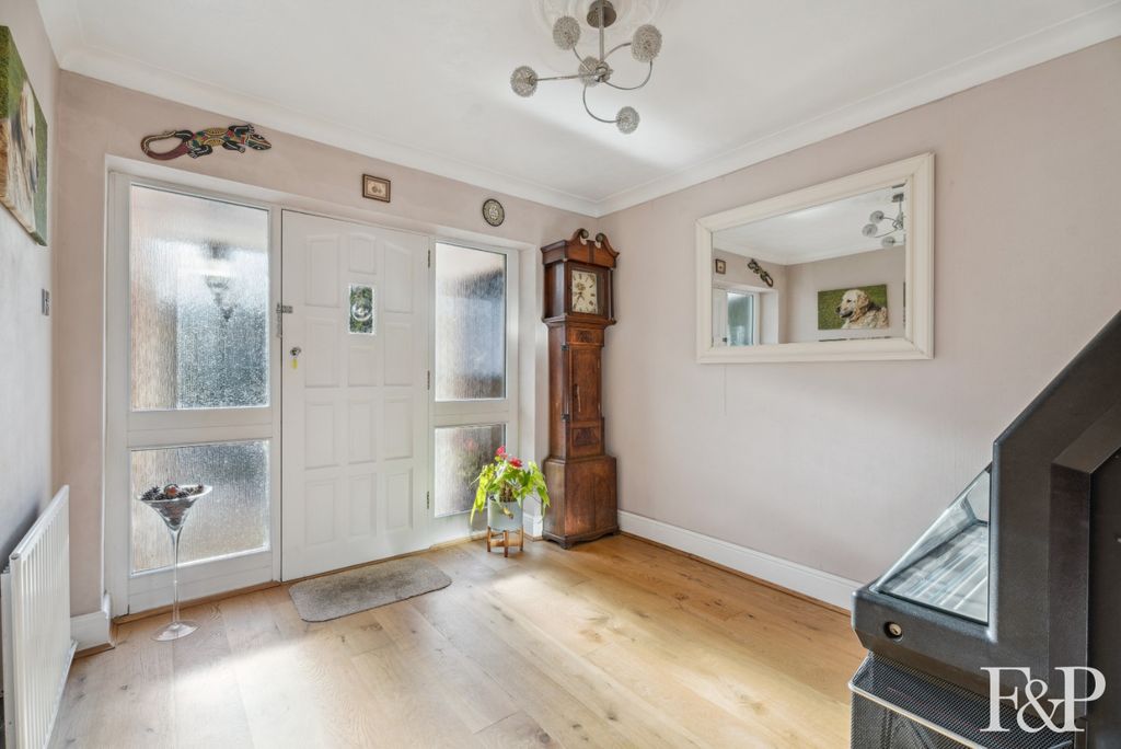 Property photo 2 of 18 4730674