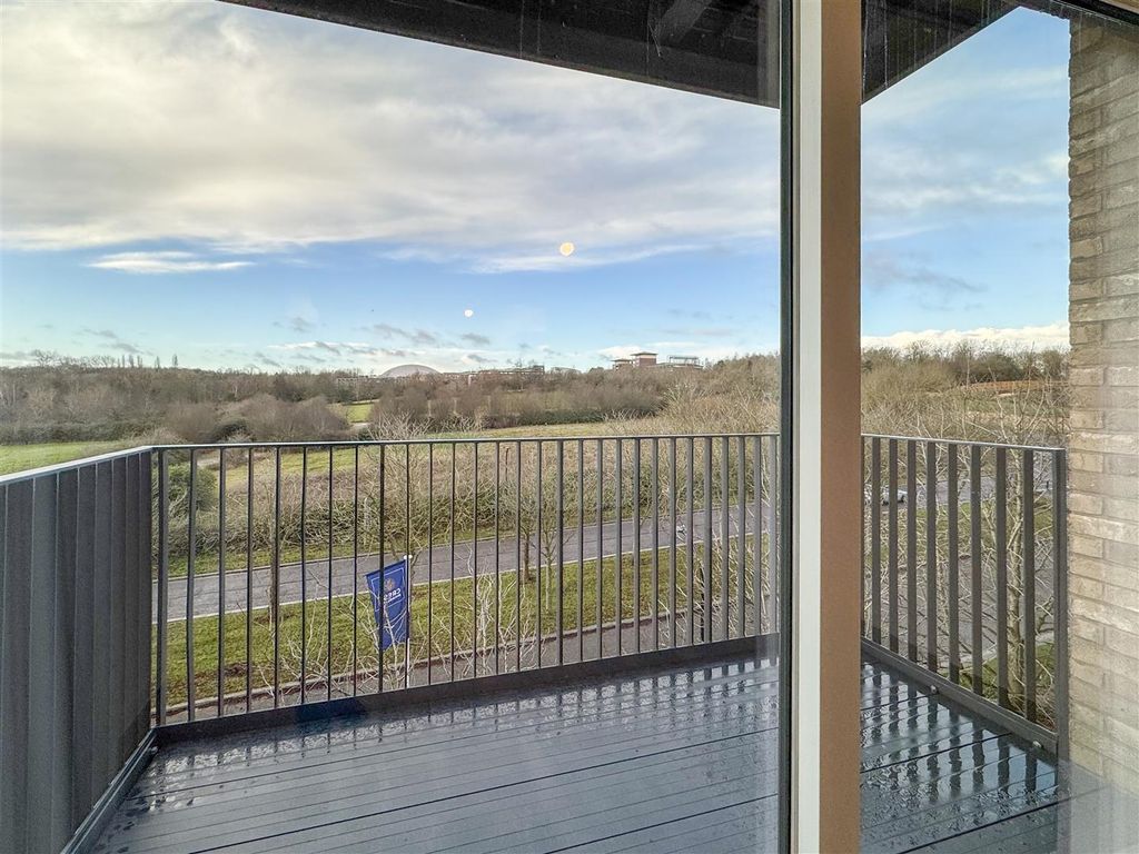 Property photo 3 of 11 7-Image00008.Jpg
