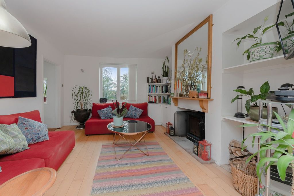 Property photo 3 of 26