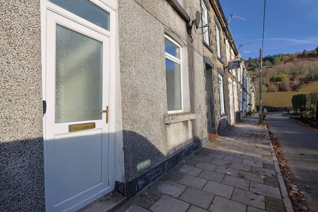 Property photo 1 of 29 Picture No. 50