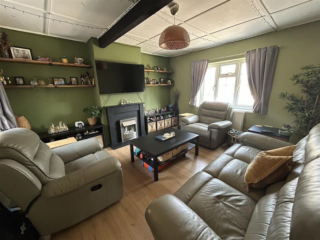 Property photo 2 of 17 5.Jpg
