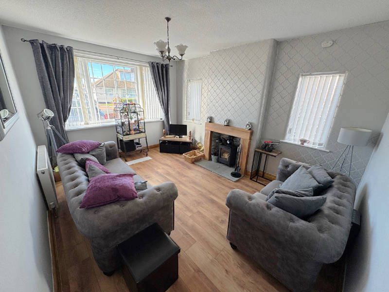 Property photo 2 of 30 Lounge