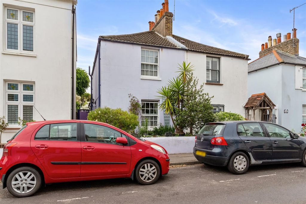 Property photo 1 of 23 33 Park Road-022.Jpg