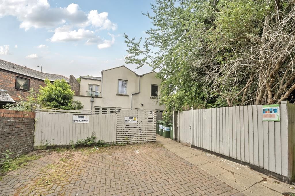 Property photo 1 of 20 External View