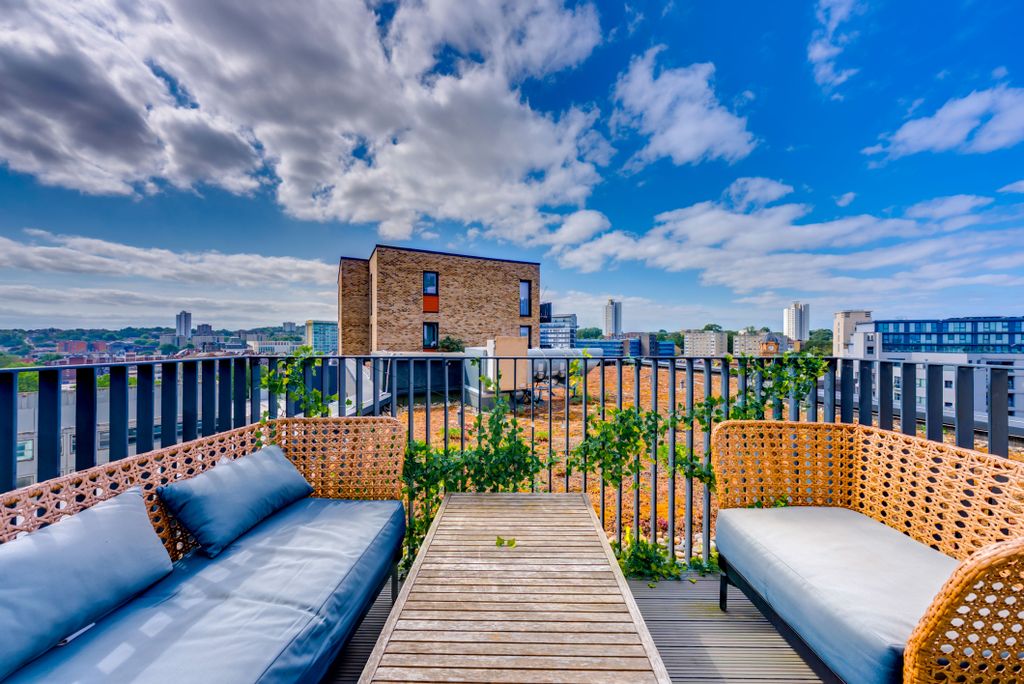 Property photo 3 of 29 A7S02163Hdr