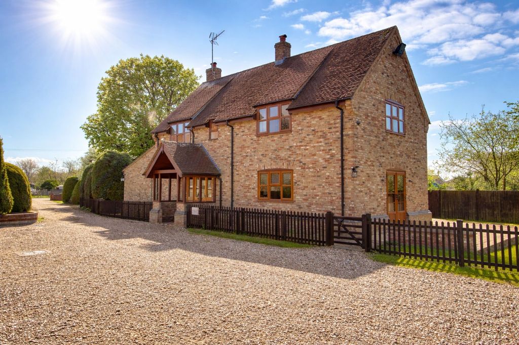 Property photo 1 of 37