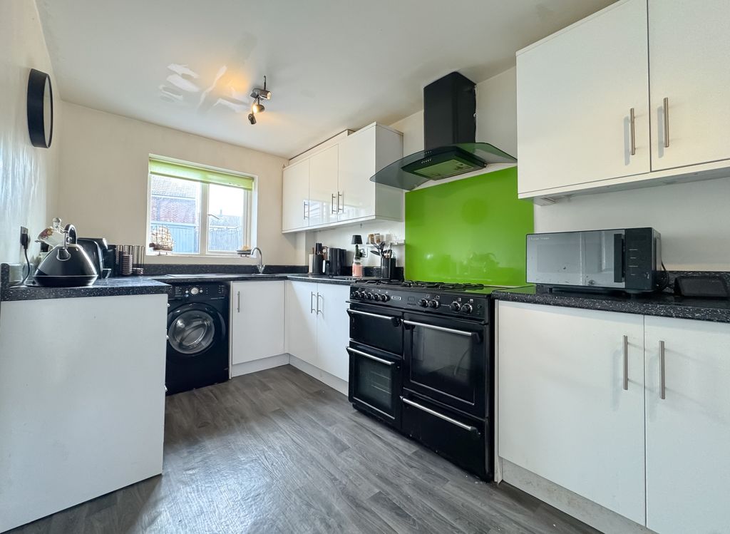 Property photo 3 of 25 Derwent Ewemove Whitby-21