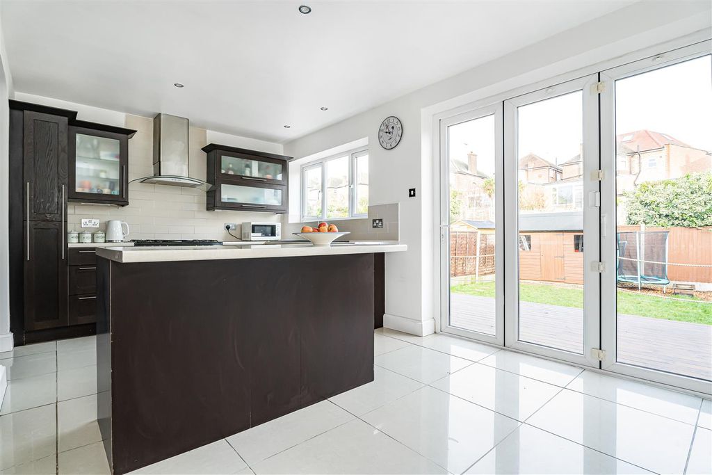 Property photo 3 of 21 6_71828.Jpg