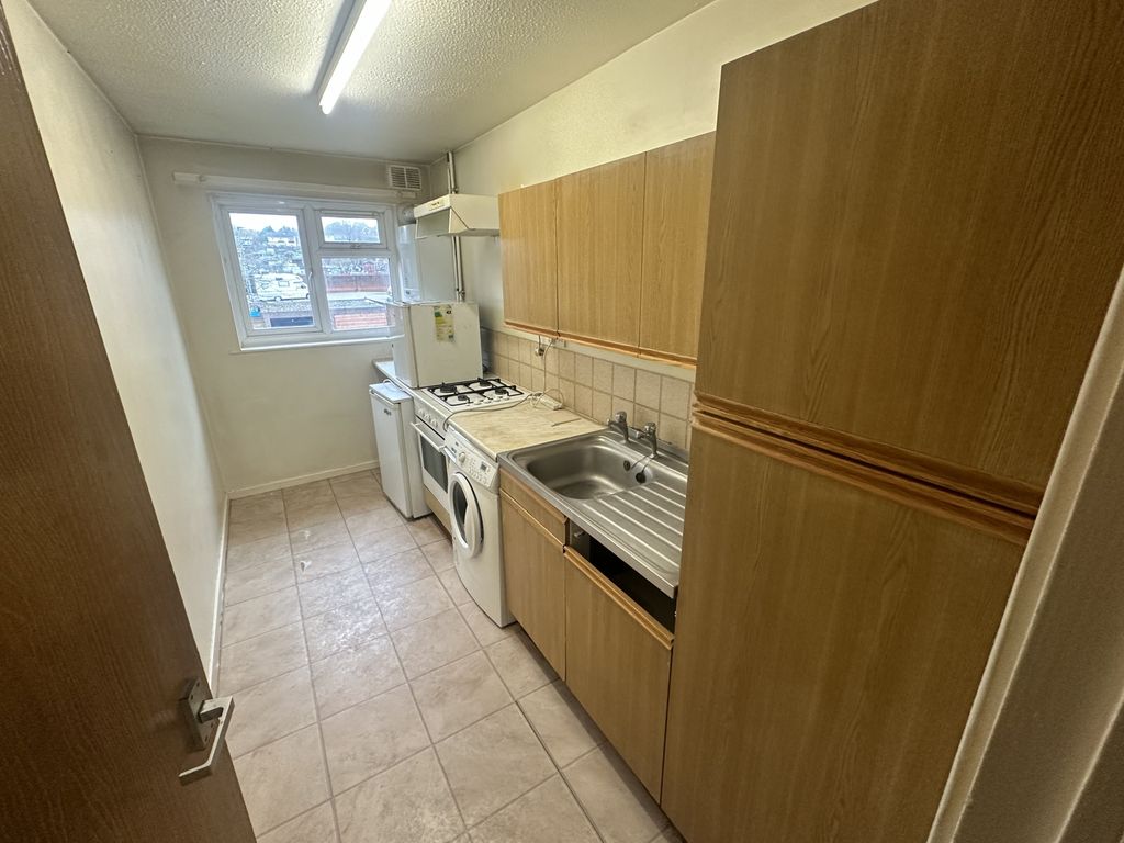 Property photo 3 of 7 Gallery