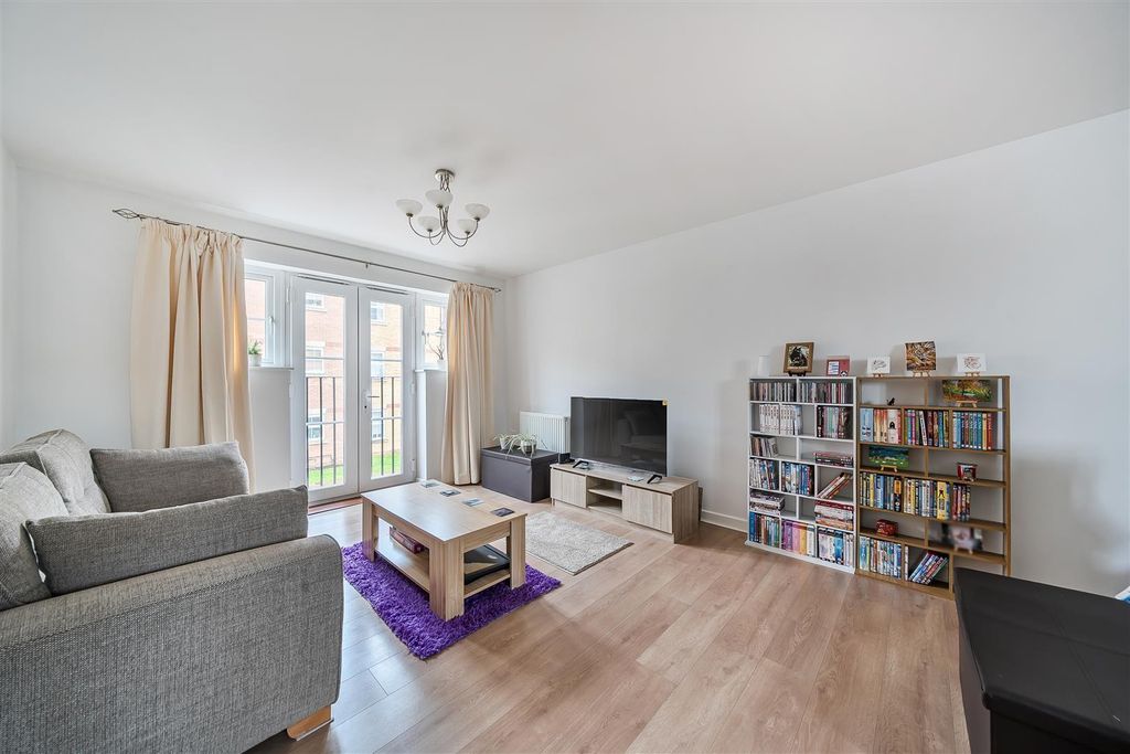 Property photo 3 of 12 Lounge 2.Jpg