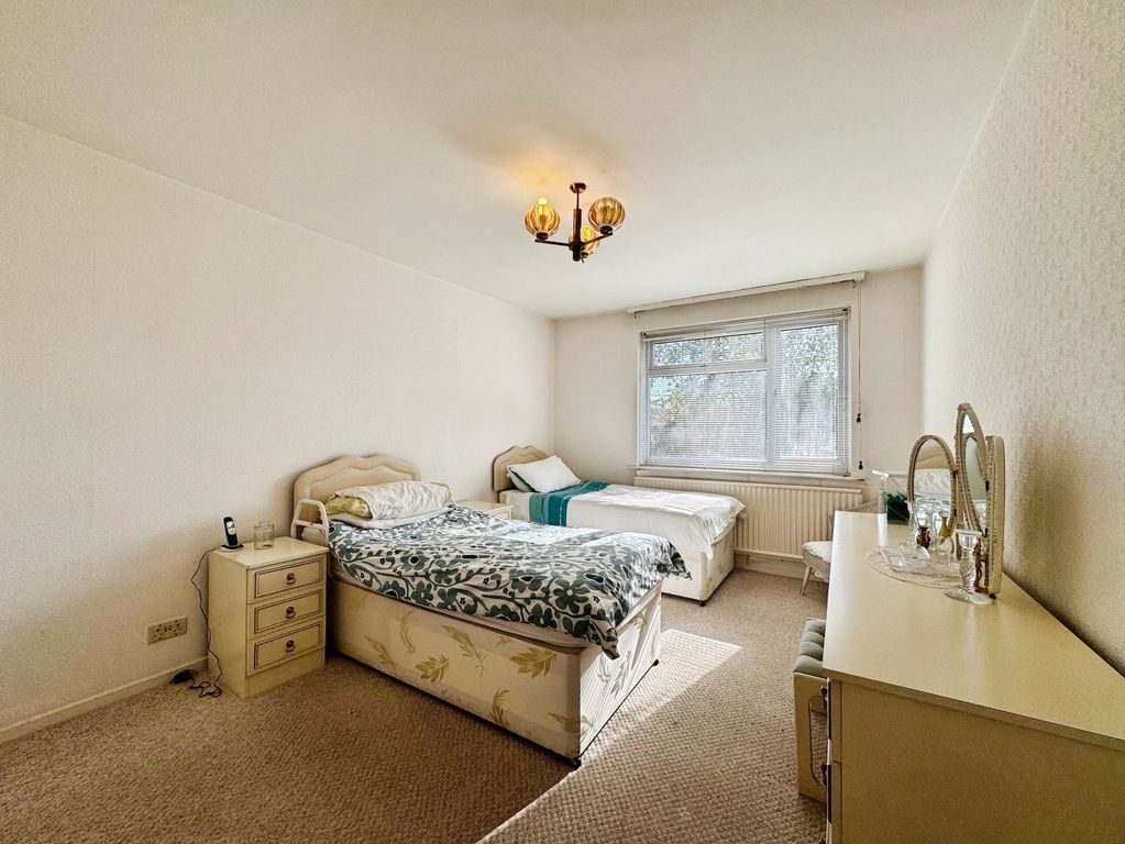 Property photo 3 of 16 Bedroom
