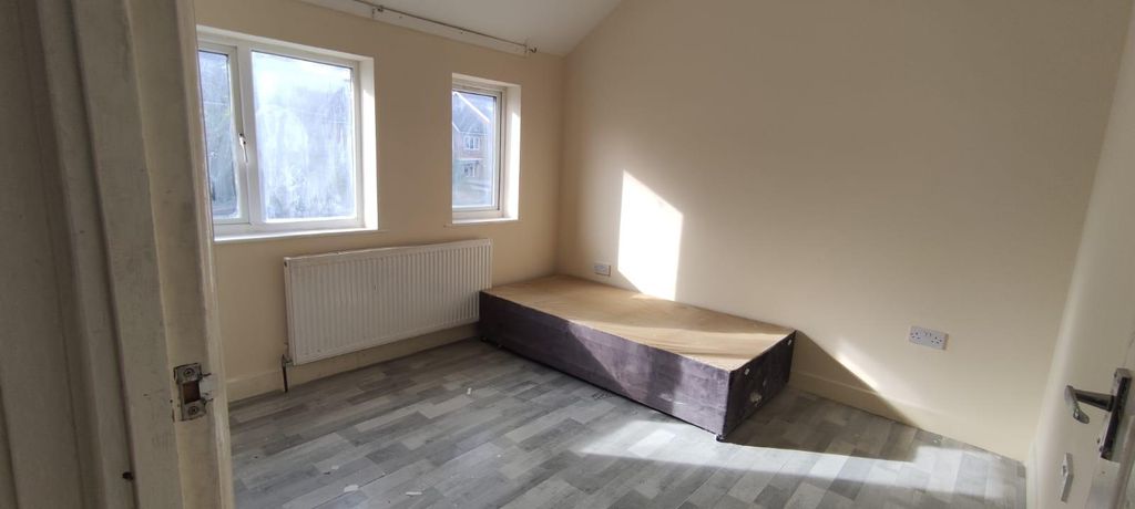 Property photo 2 of 3