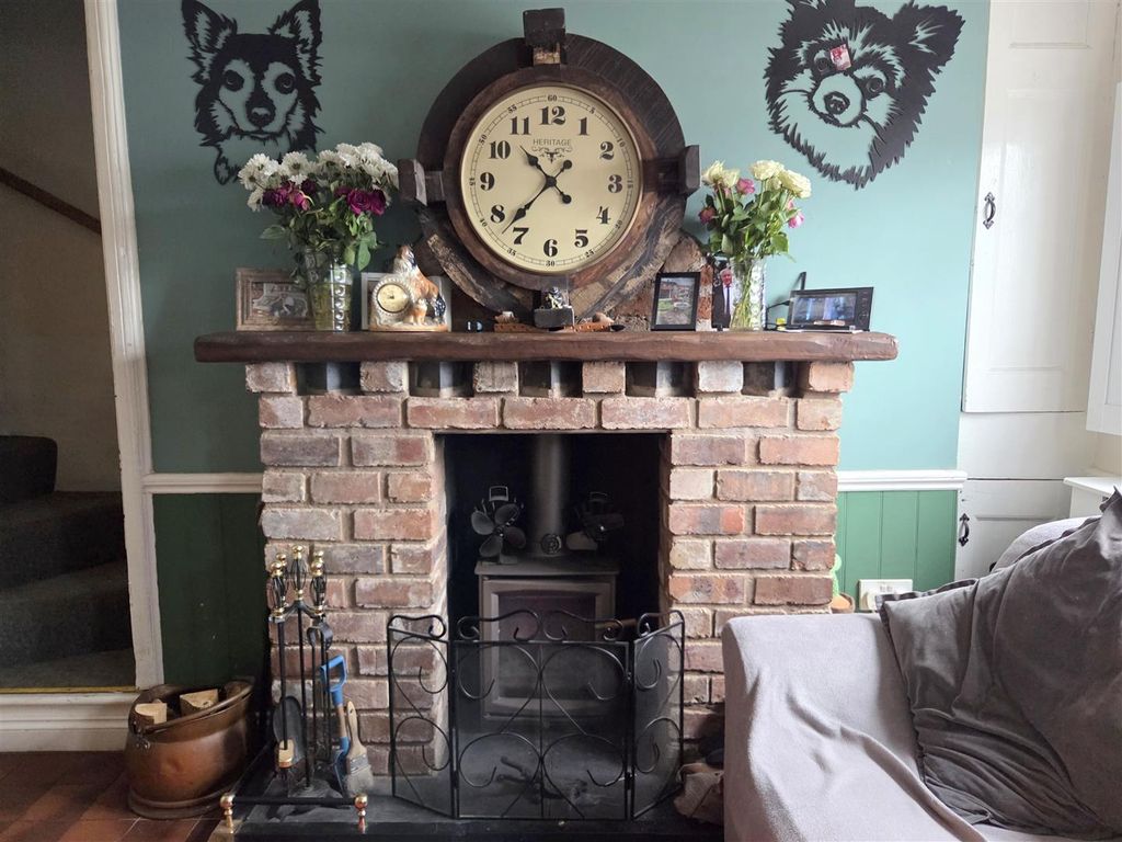 Property photo 2 of 15 Fireplace