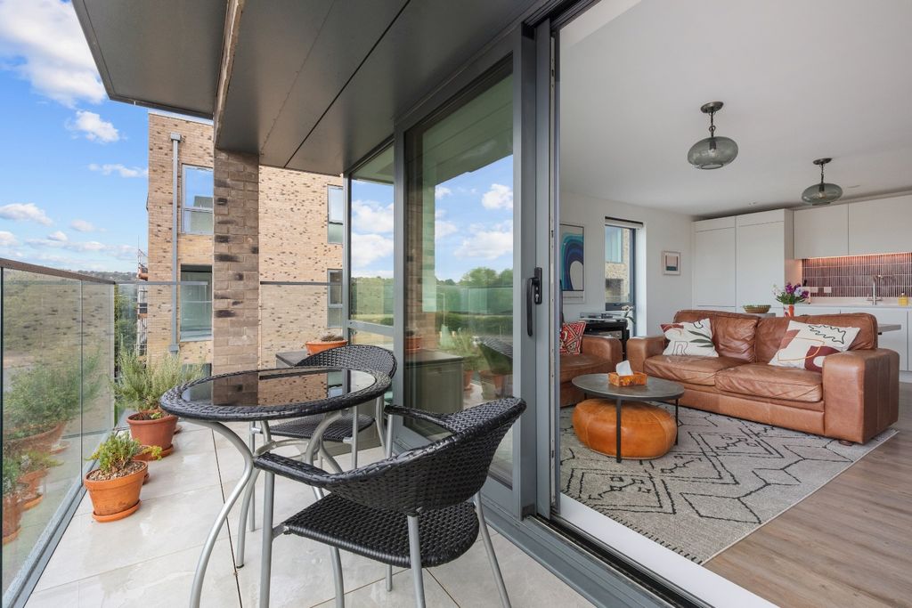 Property photo 3 of 13 5398435