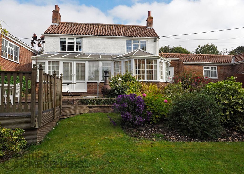 Property photo 3 of 32 Picture No. 12