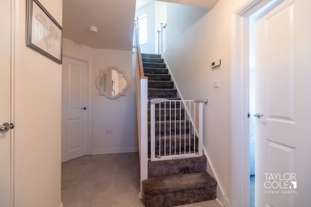 Property photo 2 of 26