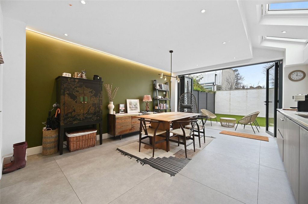 Property photo 2 of 14 Picture No. 04