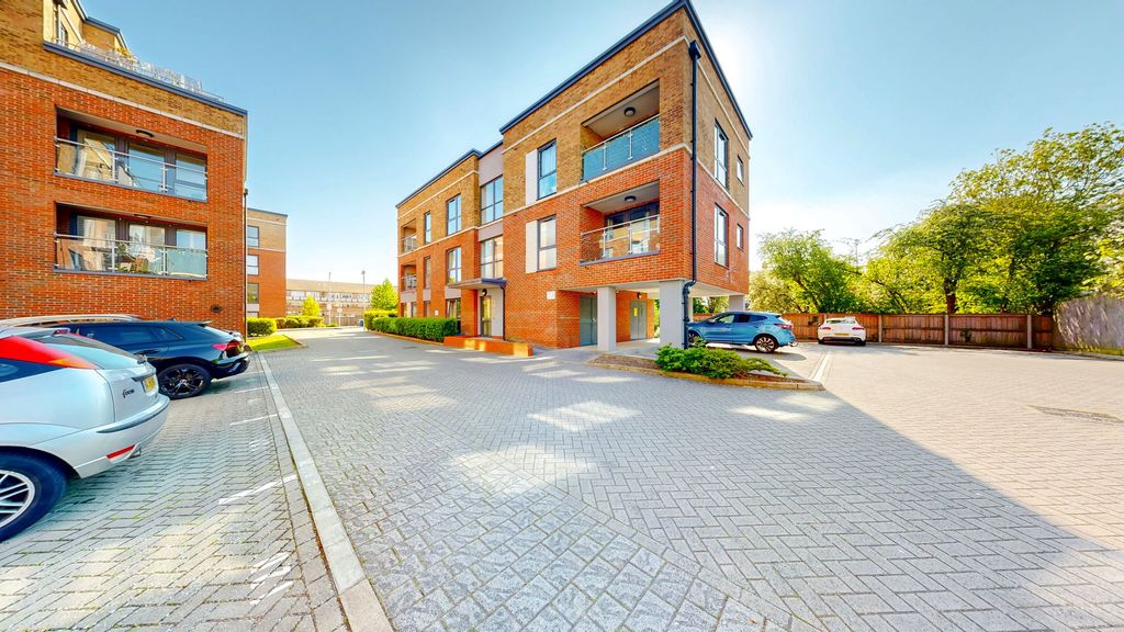 Property photo 1 of 15 Outside