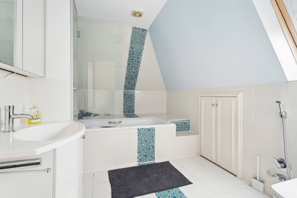 Additional image 20 of 6 bed detached house for saleChiltern Road, Pinner HA5