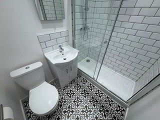 Property photo 2 of 6 Bathroom